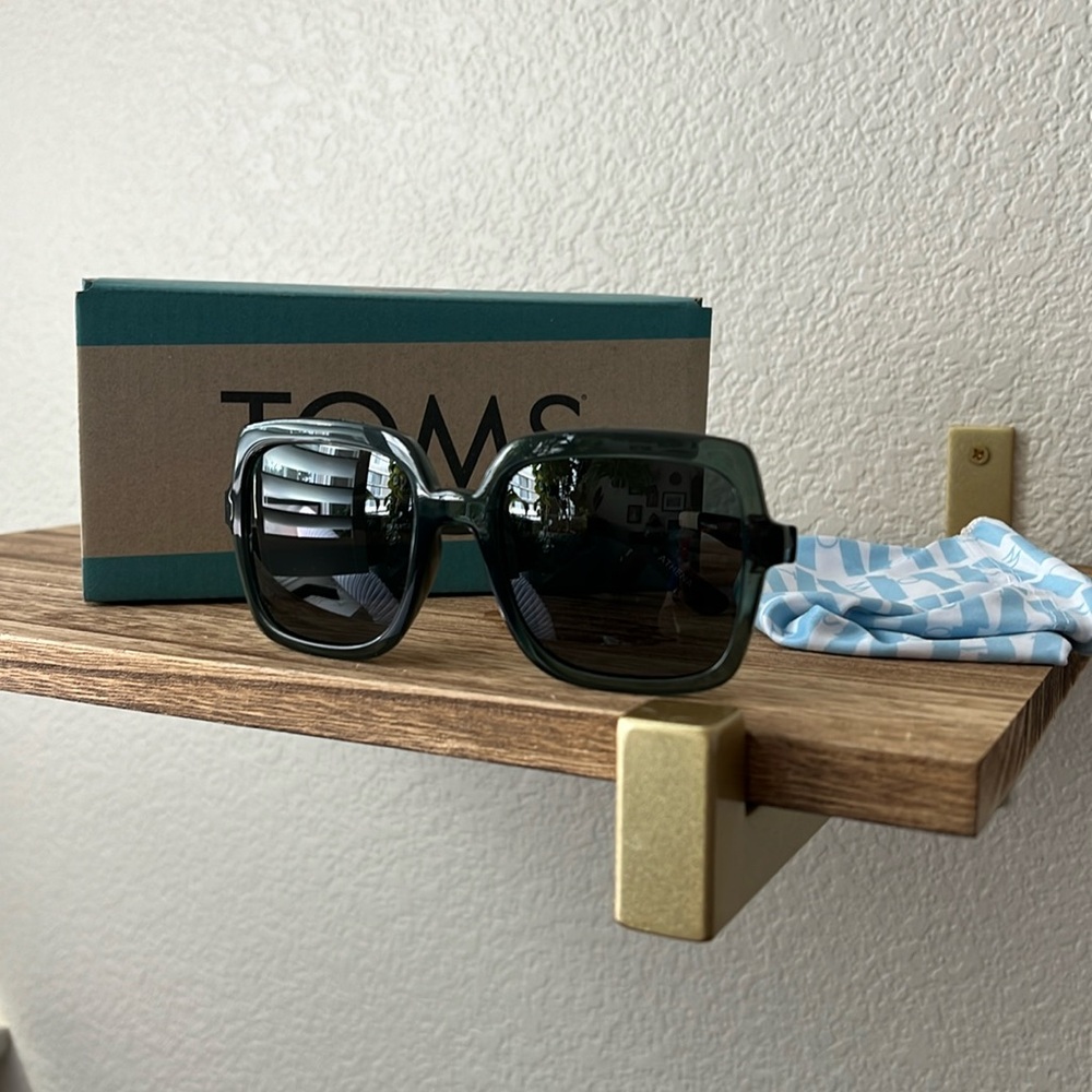 TOMS Athena sunglasses new in box